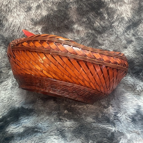 Brown Wicker Duck Basket - Picture 3 of 16